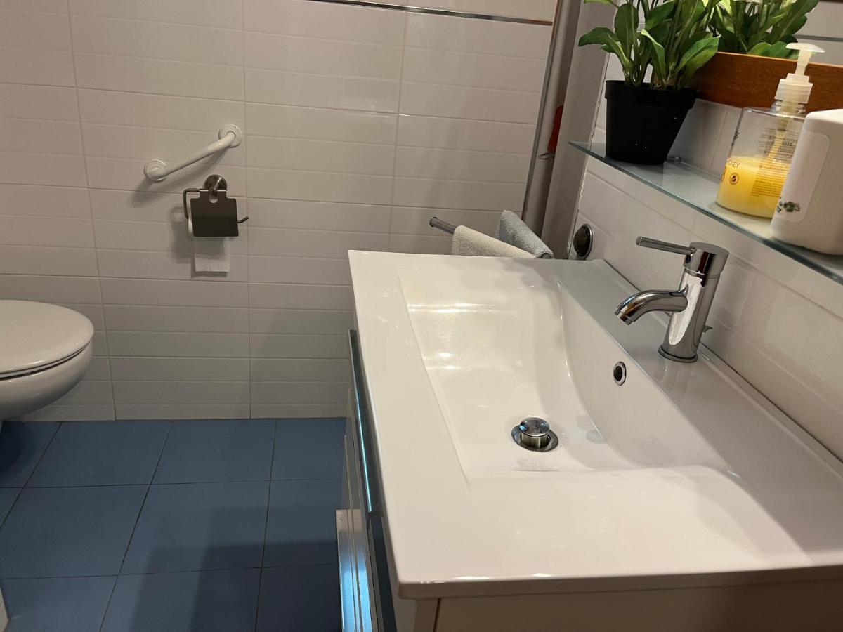 1 Linea Apartment *